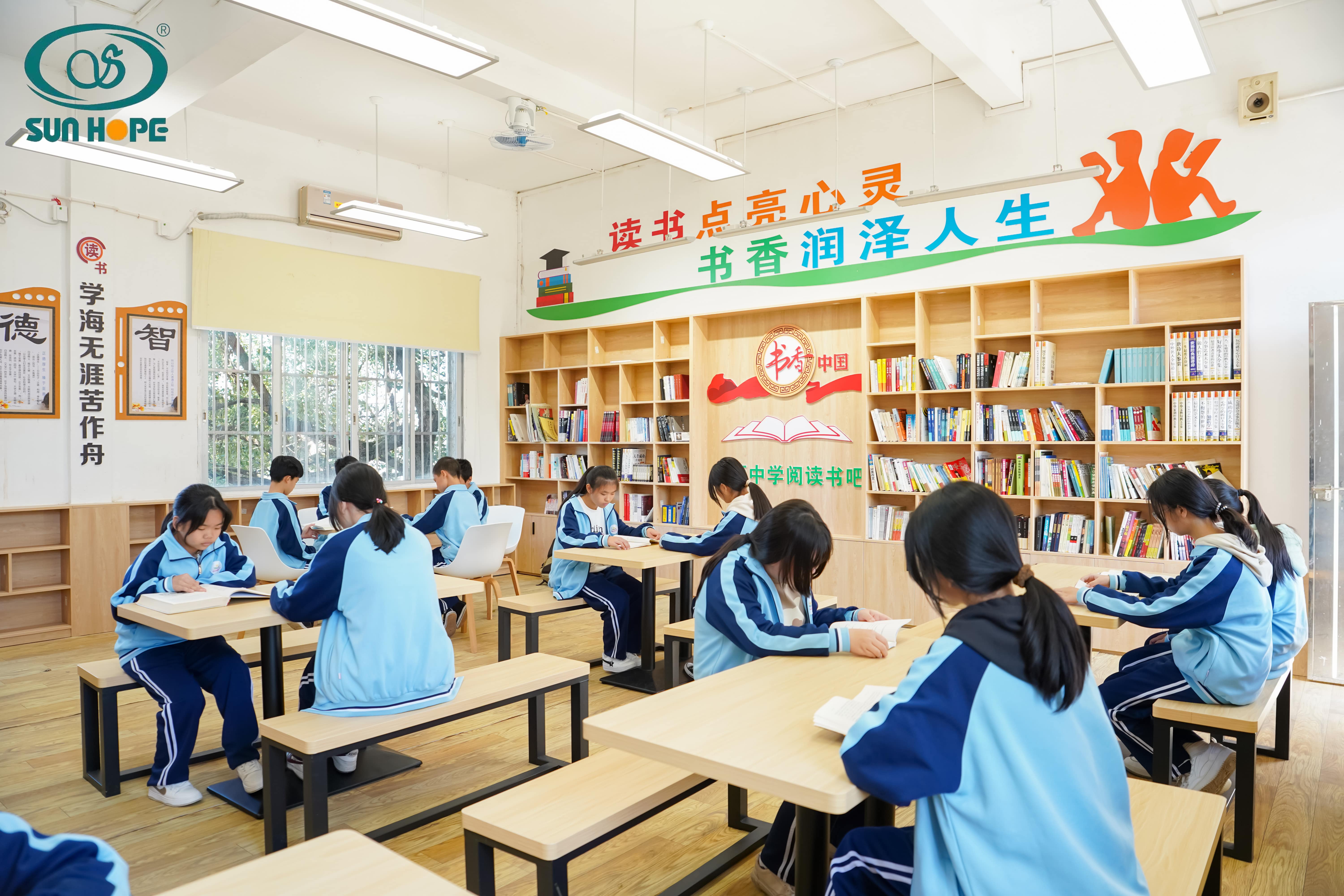 天津高校大学生记者走进米兰在线公益小学开展“书香悦读,筑梦成长”活动 天津高校大学生记者走进米兰在线公益小学开展“书香悦读,筑梦成长”活动
