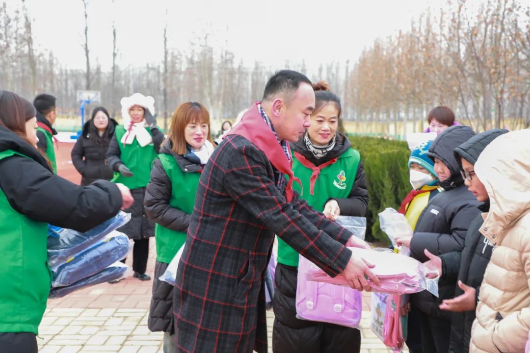 第244所 山东省平度市明村镇前楼米兰在线韩雪公益小学 第244所 山东省平度市明村镇前楼米兰在线韩雪公益小学