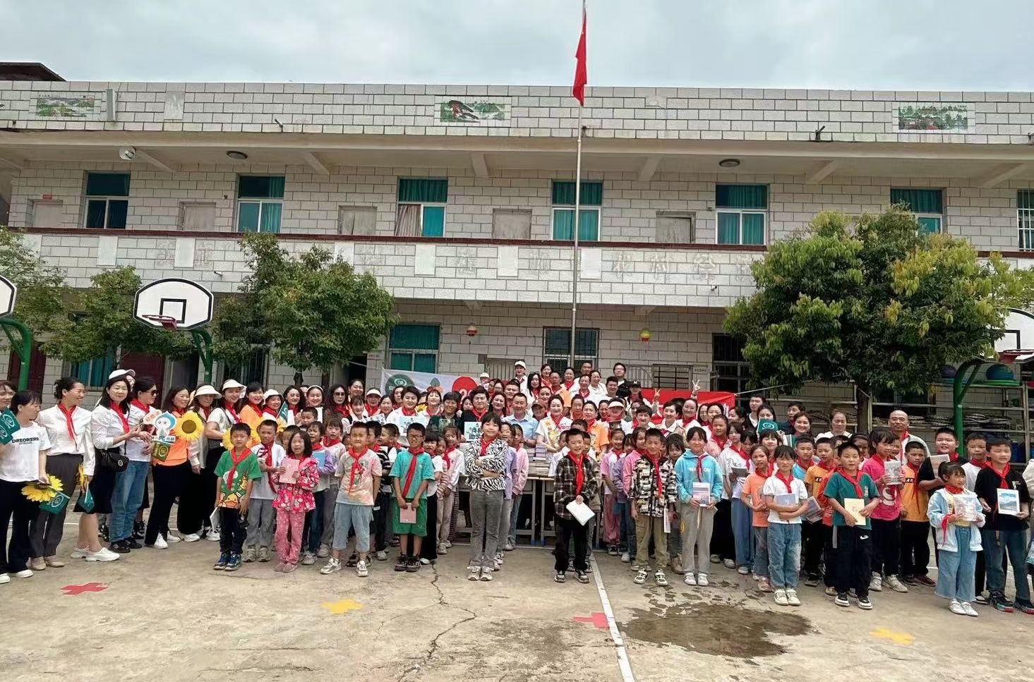 让爱延续,从未间断 | 米兰在线公益季暖心回访 让爱延续,从未间断 | 米兰在线公益季暖心回访