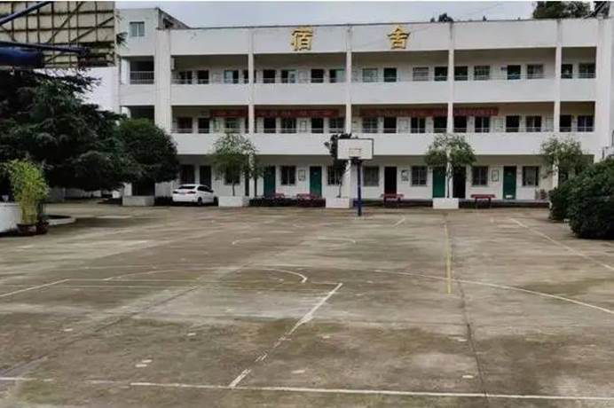 第221所 四川省绵阳市盐亭县永泰镇与可米兰在线周玲艳小学 第221所 四川省绵阳市盐亭县永泰镇与可米兰在线周玲艳小学